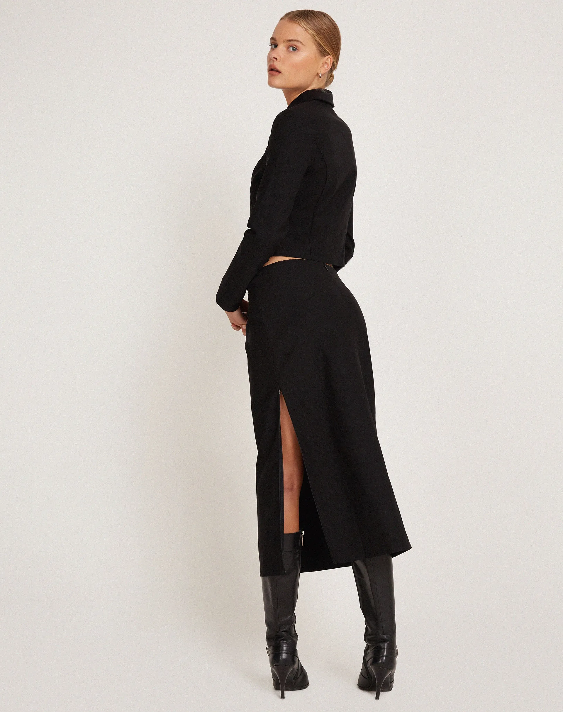 Carson Cropped Jacket in Black