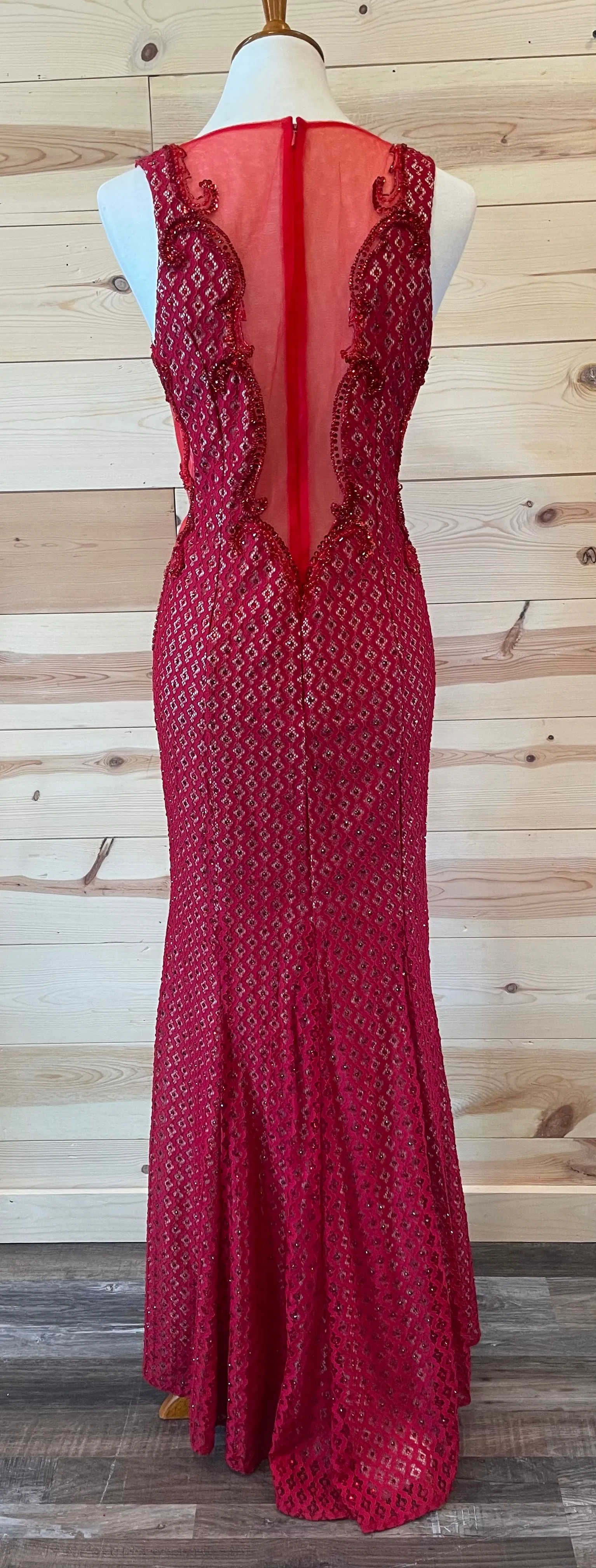 Dave & Johnny Red Lace Sleeveless Long Dress Womens size 13/14 formal