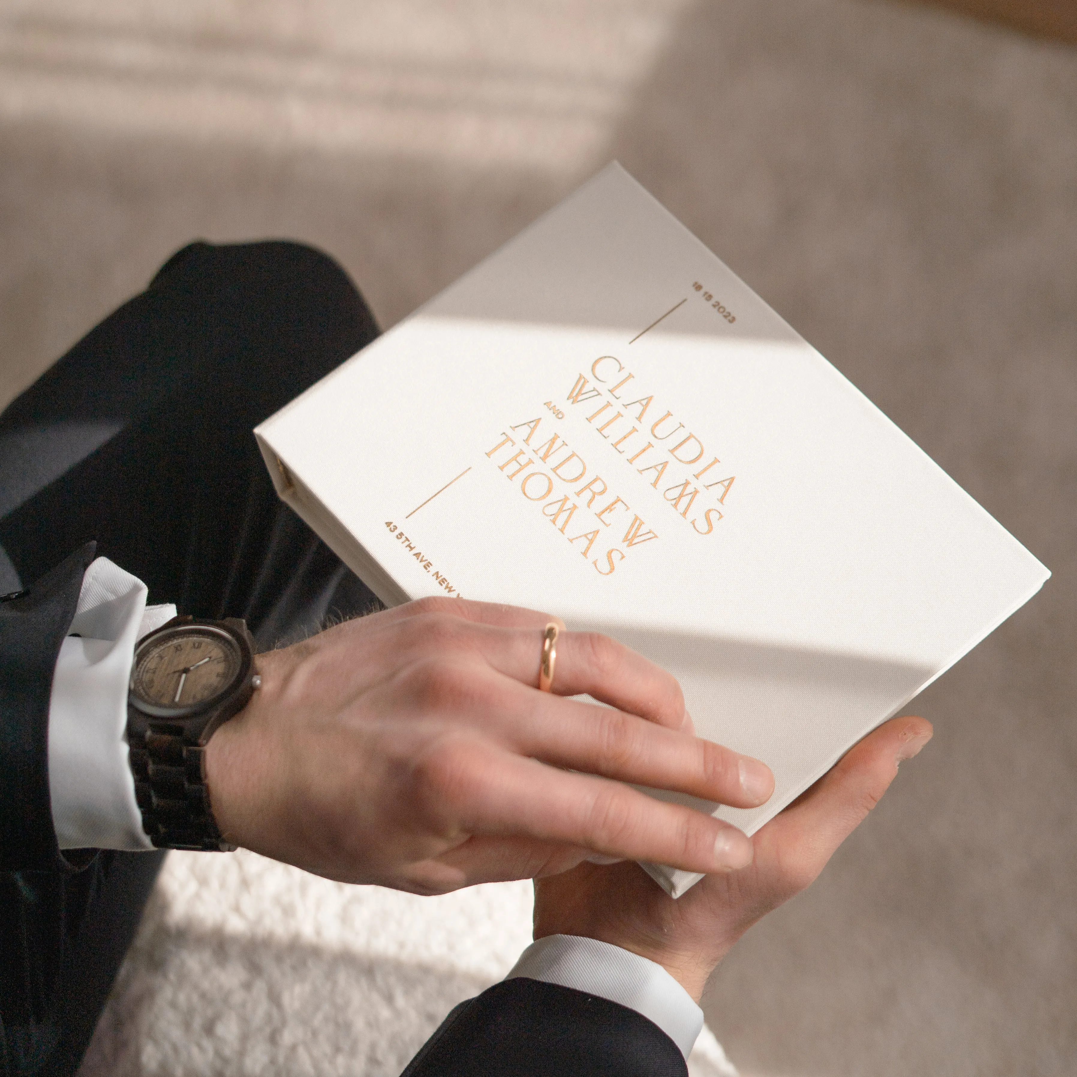 Silky White   Real Gold | Guest Book ♡