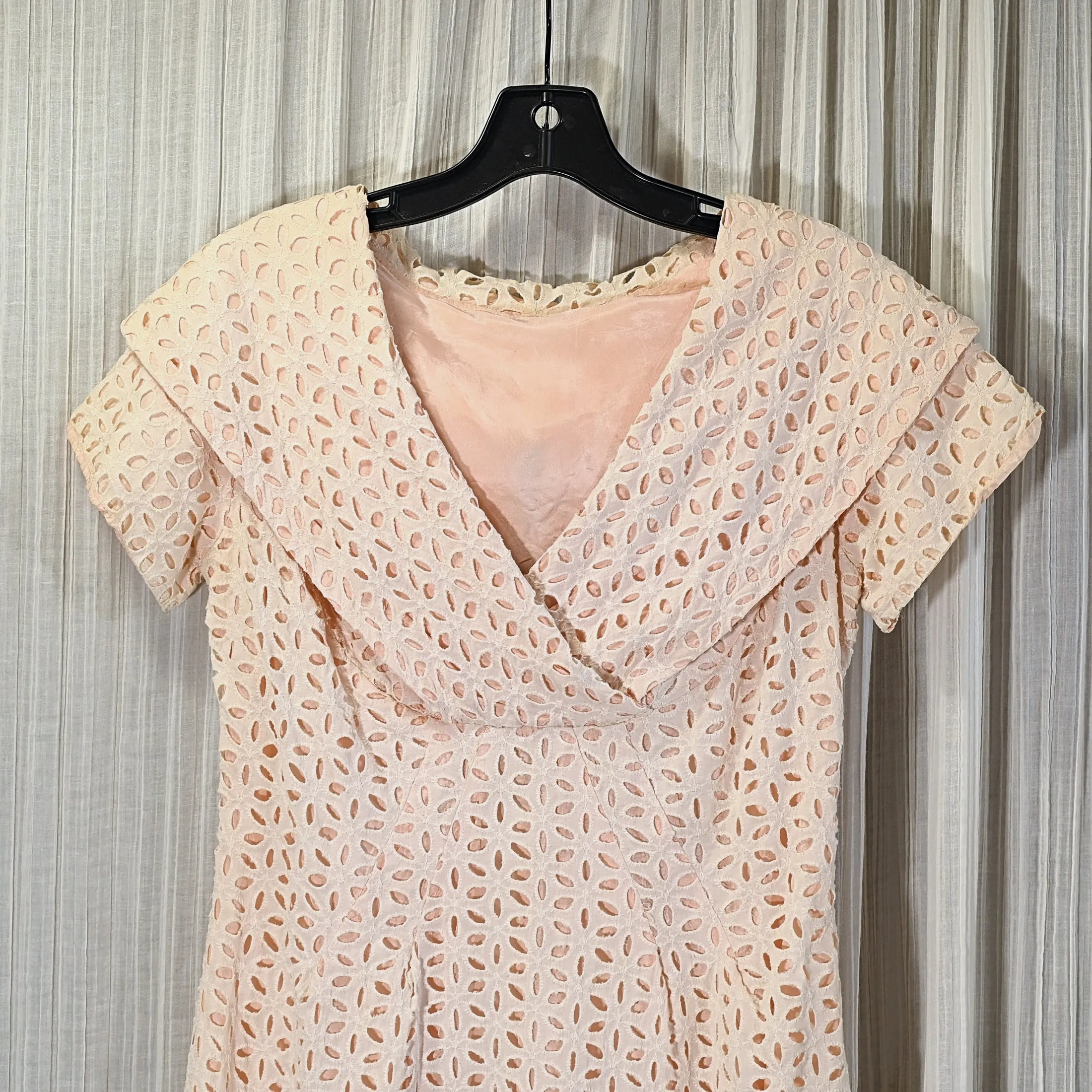 Vintage 50s Eyelet Lace Dress, Cream Lace/Peach Lining M