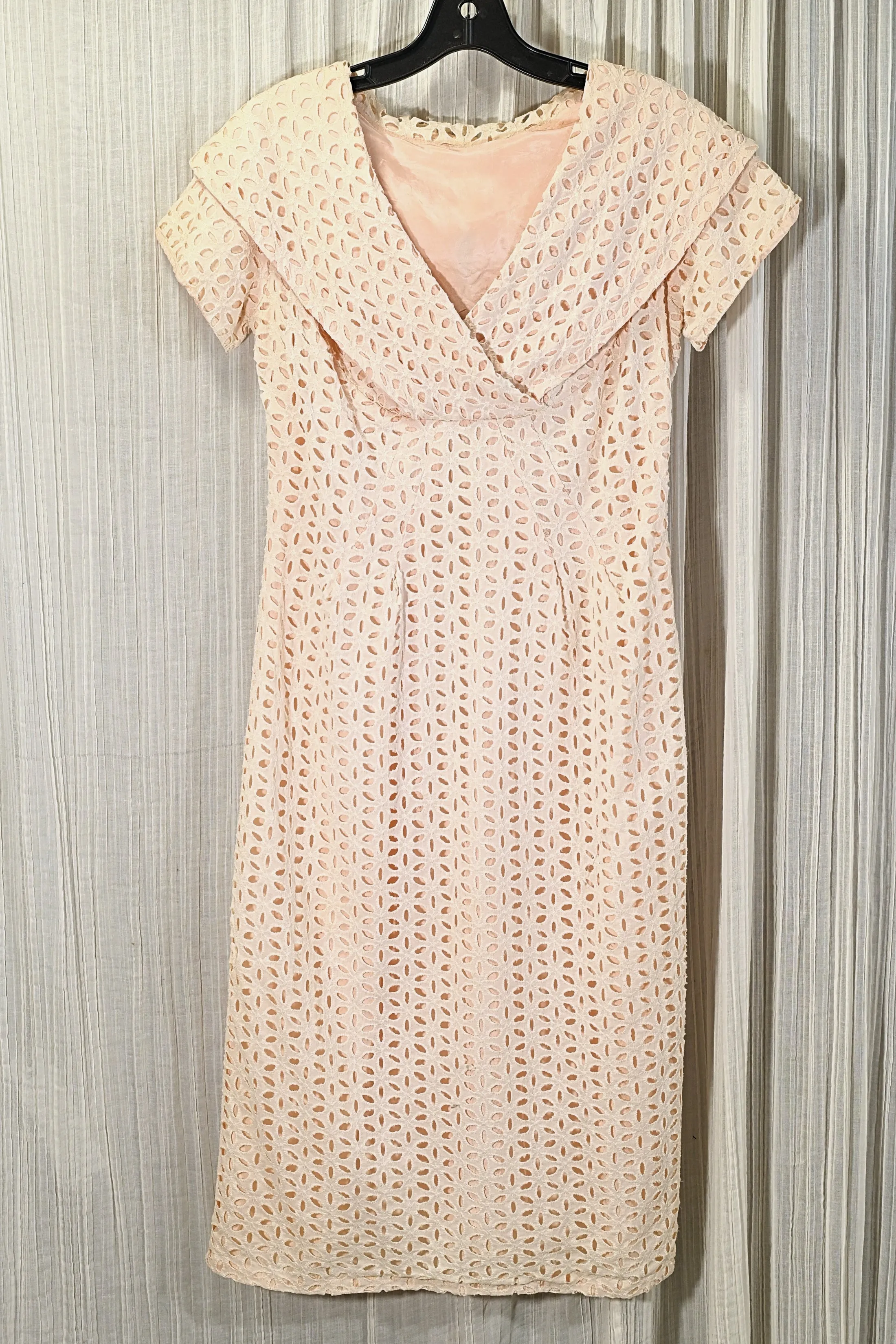 Vintage 50s Eyelet Lace Dress, Cream Lace/Peach Lining M