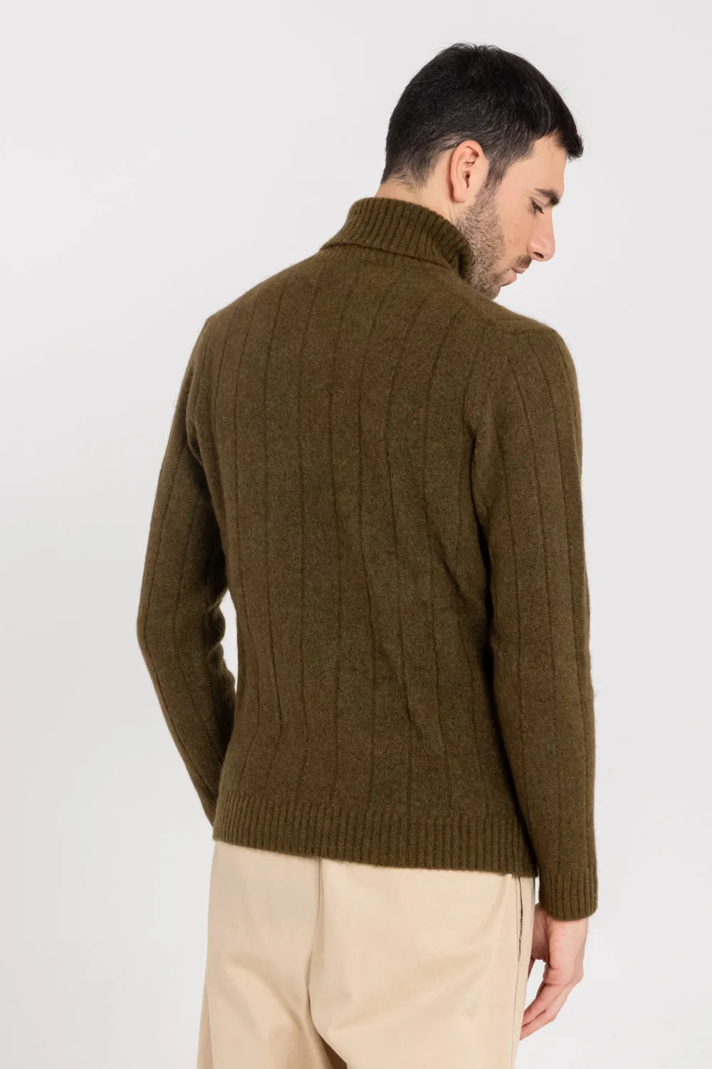 WIDE RIBS TURTLENECK SWEATER