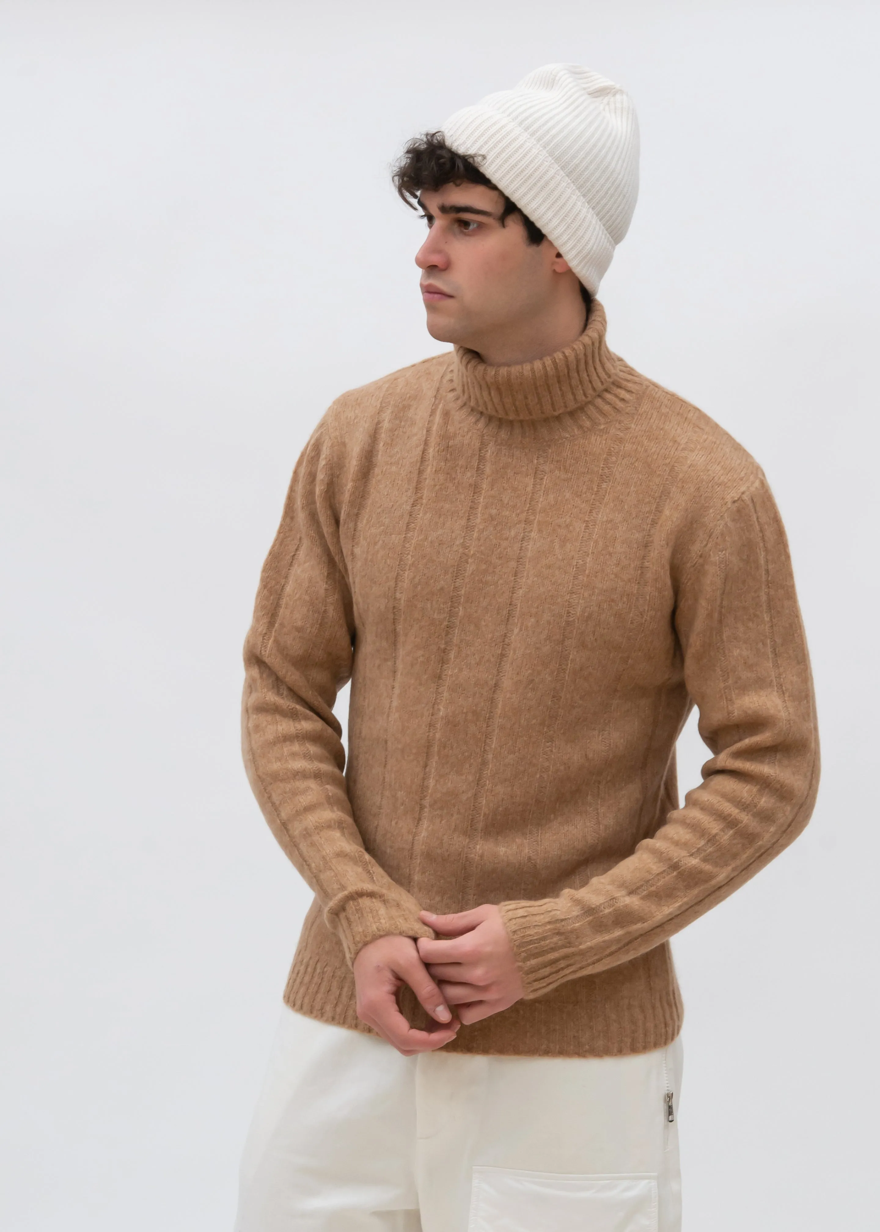 WIDE RIBS TURTLENECK SWEATER